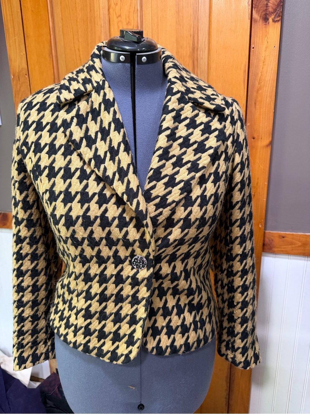 New York & Company Black and Tan Houndstooth Tailored Blazer